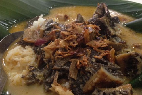 Fakta Nasi Gandul, Namanya dari Cara Masaknya?