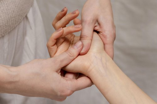 Apa itu Jin Shin Jyutsu?, Sejarah Jin Shin Jyutsu, Jalur-jalur energi di dalam tubuh, Bagaimana Jin Shin Jyutsu bekerja?, Mengenal Jin Shin Jyutsu, Teknik Self-healing Kuno dari Jepang
