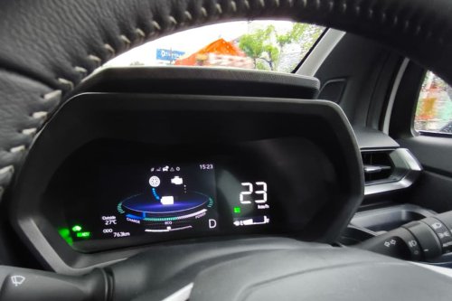 Meski Punya Mode EV, Mobil Hybrid Tetap Tak Boleh Kehabisan Bensin
