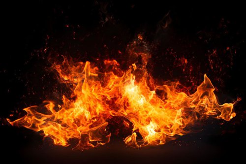 Kronologi Pria Bakar Ibu Angkat di Padang: Tersulut Emosi, Korban Luka Serius