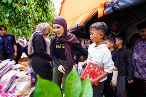 The Palace Bantu Korban Banjir Bandang Aceh Lewat Aksi Sosial bersama Luna Maya dan Andien