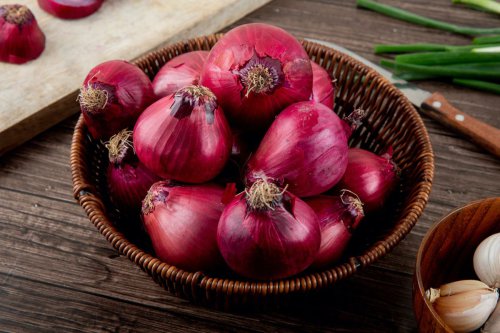 Trik Simpan Bawang Merah hingga 3 Bulan Tanpa Bikin Lembek dan Berair