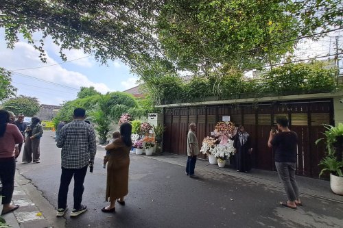 Ibu dari Sidoarjo Menangis di Depan Rumah Jokowi di Solo saat HUT RI ke-80, Mengapa?