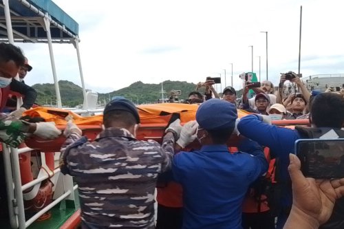 kapal tenggelam, Labuan Bajo, operasi SAR, KM Putri Sakinah, Pencarian Korban KM Putri Sakinah Diperpanjang hingga 9 Januari, Satu Orang Masih Hilang