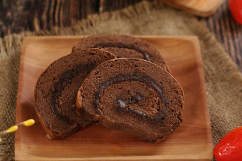 Resep Bolu Ketan Hitam Keju, Bentuk Gulung yang Cantik