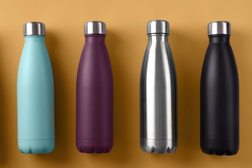 1. Xevy Waygo 500 ml, 2. Ecentio Tumbler Stainless 900 ml, 3. LeDingDing Thermos SUS316, 4. ETERNITE Flex 40oz, 5. GOTO Kizo Vacuum Bottle, Es Masih Dingin sampai Malam! 5 Tumbler Tahan Dingin 24 Jam untuk Road Trip Idul Adha