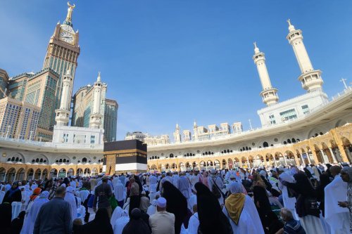 Konflik Timur Tengah Memanas, Jemaah Umrah asal Trenggalek Was-was Jadwal Kepulangan