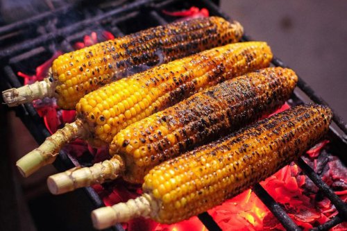 Demi Jagung Bakar, Bos NVIDIA Jensen Huang Traktir Antrean 1 Pasar Malam