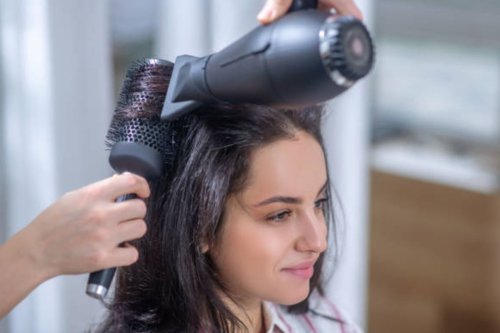 rey nathanael, cara blow rambut sendiri di rumah, cara blow rambut sendiri, cara blow rambut, blow rambut, cara blow rambut seperti dari salon, 3 Cara Blow Rambut Sendiri di Rumah agar Hasilnya seperti dari Salon