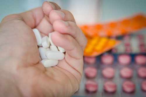 Viral Balita Meninggal Usai Cacingan, Gen Z Panik dan Ramai-ramai Minum Obat Cacing, Dokter Ingatkan Bahayanya
