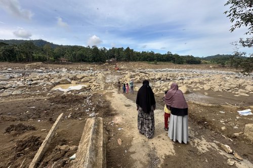 Hotel Santika Medan Salurkan 1.000 Paket Linen untuk Korban Banjir Sumatera