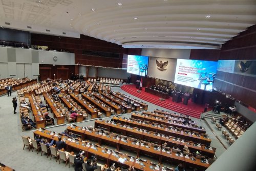 gaji DPR, UMR Jakarta, gaji dpr Rp 3 juta per hari, tunjangan rumah anggota dpr, gaji dpr 2025, Bukan Rp 100 Juta, Penghasilan Anggota DPR Tembus Rp 230 Juta Sebulan