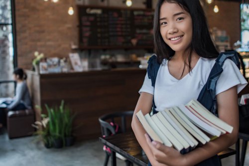 Top 7+ Tips Orangtua Membangun Self-Esteem Anak Perempuan