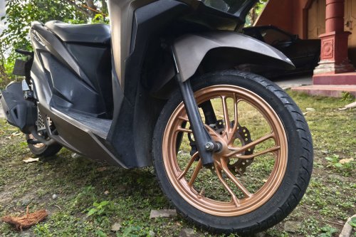 keamanan berkendara, komstir sepeda motor, perawatan rutin komstir, gejala kerusakan komstir, Ciri-ciri Komstir yang Mulai Rusak, Jangan Tunggu Oblak