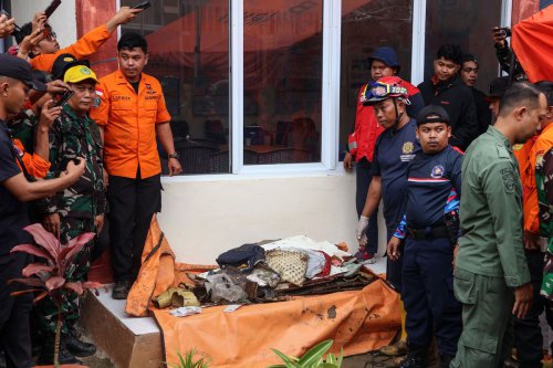Medan Ekstrem Hutan Bulusaraung, Tim SAR Bermalam di Gunung Demi Cari 8 Korban Pesawat ATR 42-500
