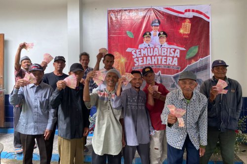 Desa Berjo, Karanganyar, Desa Wunut, Klaten, tunjangan hari raya, Dua Desa di Jawa Tengah bagi-bagi THR untuk Ribuan Warganya, Dana dari Usaha Wisata hingga PAD