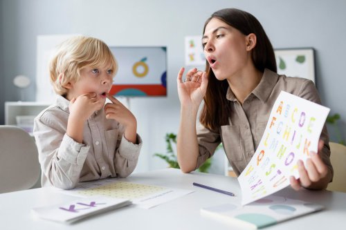 Membaca Nyaring Efektif Membantu Anak Speech Delay Memperkaya Kosakata