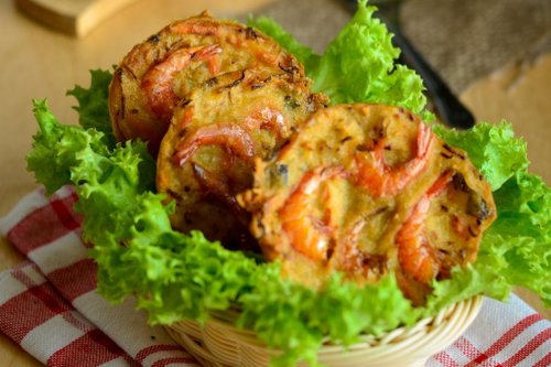 Resep Bakwan Udang, Kunci Renyah Tahan Lama Ada di 3 Bahan