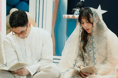 Manis dan Bersahaja, Intip 7 Detail Outfit Tasyakuran 4 Bulan Kehamilan Adinda Thomas