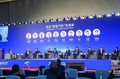 industri mobil, Geely, mobil china, industri mobil listrik, Industri Otomotif China Retak, BYD dan Geely Saling Sindir di Forum