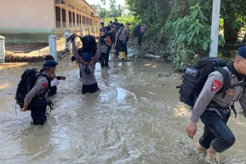 Banjir Pidie Jaya Rusak 5.959 Kendaraan dan ibuan Ternak, Polisi Terobos Medan Berat Salurkan Bantuan