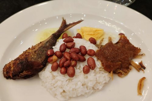Cara Membuat Sambal Terasi Khas Malaysia, Teman Makan Nasi Lemak