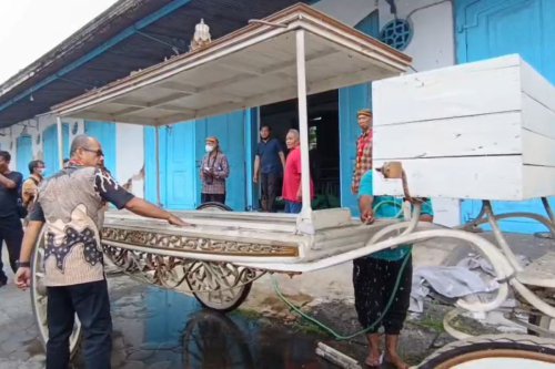 Kereta Peninggalan PB VII Kembali Digunakan dalam Prosesi Pemakaman Raja Kasunanan Surakarta