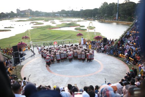 harga tiket masuk taman mini indonesia indah, tari kecak tmii, jadwal tari kecak di tmii, tari kecak taman mini, harga tiket masuk taman mini sekarang, jadwal tari kecak di taman mini, Nonton Tari Kecak di TMII, Apa Perlu Beli Tiket Khusus?