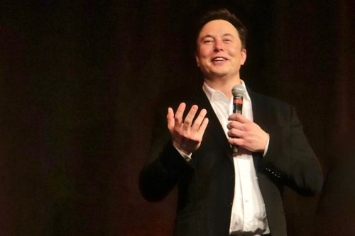 Elon Musk dan Sam Altman Adu Mulut di X Twitter, Grok Malah Membelot