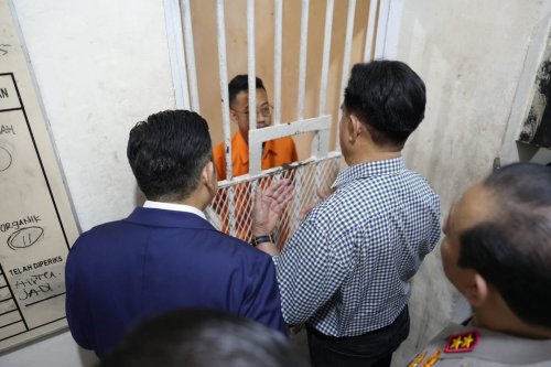 Pertemuan dengan Yusril dan Otto di Rutan Polda Metro, Keyakinan pada Integritas Penegak Hukum, Bantahan dari Tim Advokasi untuk Demokrasi, Polisi Beberkan Bukti Ajakan Provokatif, Delpedro Marhaen Siap Jalani Proses Hukum, Tegaskan Tidak Bersalah