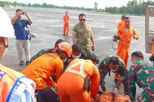 Update Kecelakaan Pesawat ATR 42-500, Jenazah Korban Pertama Berhasil Dievakuasi dengan Helikopter