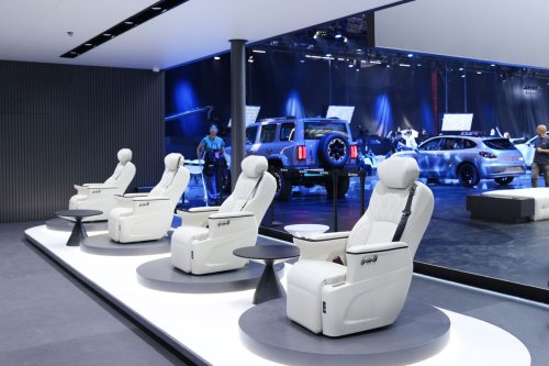 Great Wall Motor, kursi zero-gravity, Auto Shanghai 2025, Kursi Zero-Gravity, teknologi mobil premium, Kursi Zero-Gravity GWM: Kenyamanan Seperti Melayang