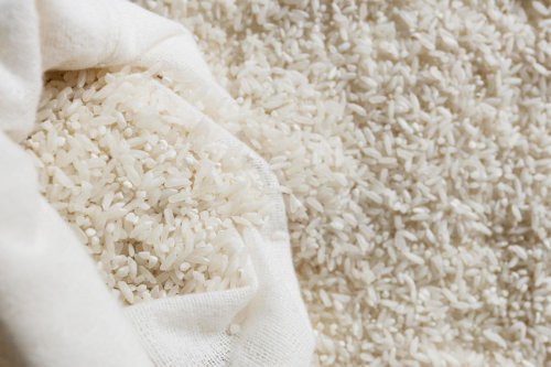 Warna Terlalu Putih, Warna Tidak Seragam, Nasi dari Beras Oplosan Tidak Mudah Basi, Aroma dan Tekstur Beras Berbeda, Jangan Asal Beli, Ini Ciri-Ciri Beras Oplosan dari Tampilan Luar