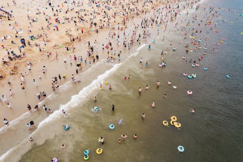 Ini Lokasi Pantai Terpadat di Dunia, Jumlah Pengunjungnya Mencapai 30 Ribu Orang per Hari
