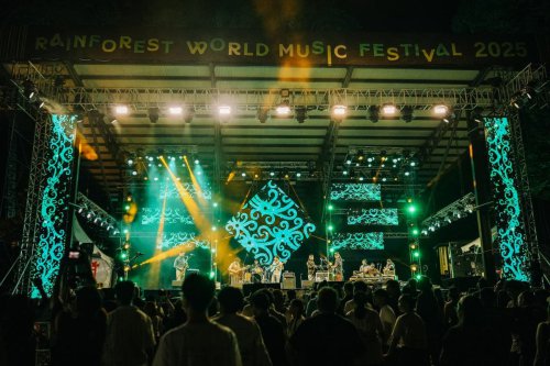 Rainforest World Music Festival, Sarawak, Malaysia, budaya lokal, festival musik, wisata berkelanjutan, RWMF 2025 Berakhir Sukses dengan Pesan Persatuan dan Aksi Lingkungan