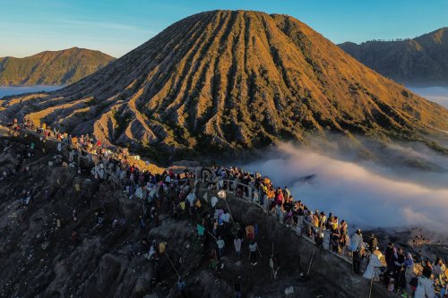 masyarakat Tengger, Upacara Yadnya Kasada, Upacara Yadnya Kasada 2026 di Bromo, Ini Sejarah dan Makna Tradisi Suci Suku Tengger