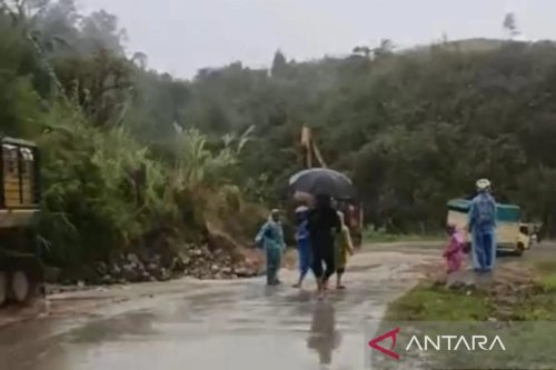 Jalan Lintas Solok&ndash;Solok Selatan Kembali Dibuka Setelah Longsor, Pemkab Tetapkan Status Darurat Bencana 14 Hari