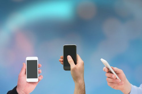 Bukan Sekadar Casing, 5 HP Android Ini Punya Aksesori Inovatif