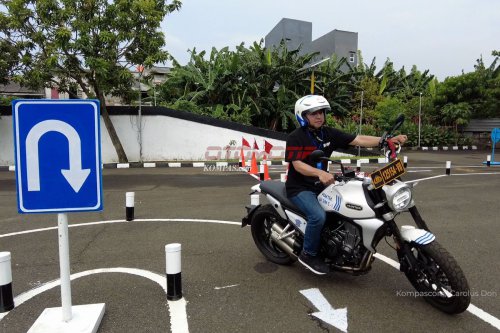 sepeda motor, Surat Izin Mengemudi, SIM C, tarif pembuatan SIM C, tarif pembuatan SIM, Besaran Tarif Resmi Bikin SIM C per Agustus 2025