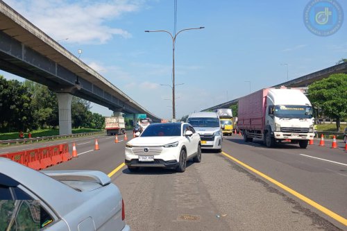 Mulai Padat, Contraflow Km 55&ndash;65 Tol Jakarta&ndash;Cikampek Diberlakukan