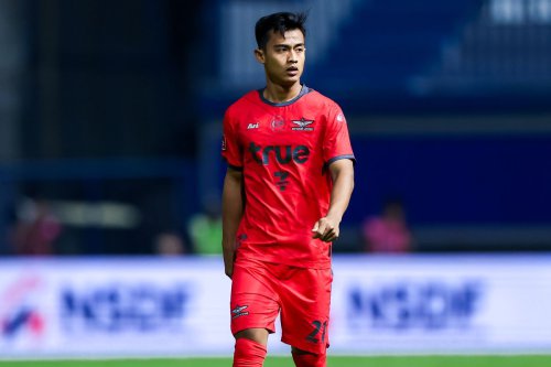 Johor Darul Takzim, Bangkok United, Pratama Arhan, arif aiman, ASEAN Club Championship 2025, Arhan dan Aiman Tunjukkan Keakraban Serumpun Saat JDT Libas Bangkok United