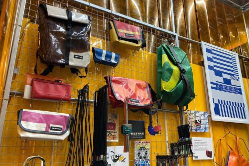 Freitag, brightspotCITY, Freitag Menyulap Limbah Terpal Plastik Jadi Tas Serbaguna