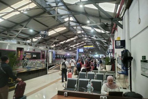 Top 10+ Kereta Api Favorit Saat Long Weekend 14 Mei 2026, Tujuan Surabaya Paling Laris