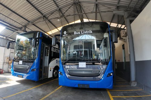 Bus dan Truk Listrik Bisa Pangkas Subsidi BBM Rp 84 Triliun