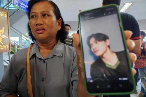 Selat Bali, KMP Tunu Pratama Jaya, kecelakaan kapal, selat bali, kecelakaan kapal di selat bali, KMP Tunu Pratama Jaya Tenggelam, KMP Tunu Pratama Jaya tenggelam di selat Bali, kecelakaan kapal hari ini, Motor Masih Terparkir di Pelabuhan, Kru KMP Tunu Belum Ditemukan Usai Kapal Tenggelam