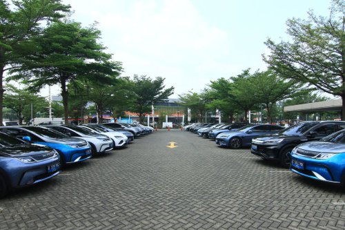Mobil Listrik Antar-Pulau: Penyeberangan Pendek Aman, Jauh Kendala