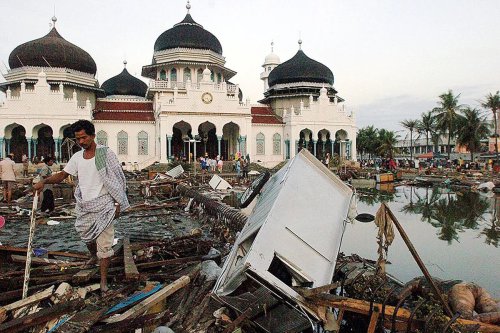 3 Contoh Bencana Nasional di Indonesia: dari Tsunami Flores hingga Covid-19