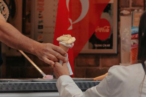 Penjual Es Krim di Turki Lecehkan Pembeli saat Atraksi, Kedai Langsung Ditutup Pemerintah