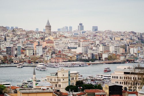 1. Jalan Ahmed Soekarno, 2.&nbsp;Kampung Indonesia, 3. Warung Nusantara Istanbul, 4.&nbsp;Urip Indonesian Food, Prabowo ke Ankara, Ini 4 Tempat di Turkiye yang Indonesia Banget