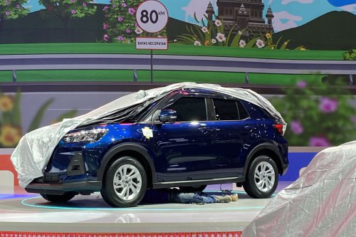 Intip Daihatsu Rocky Hybrid di Booth GIIAS 2025